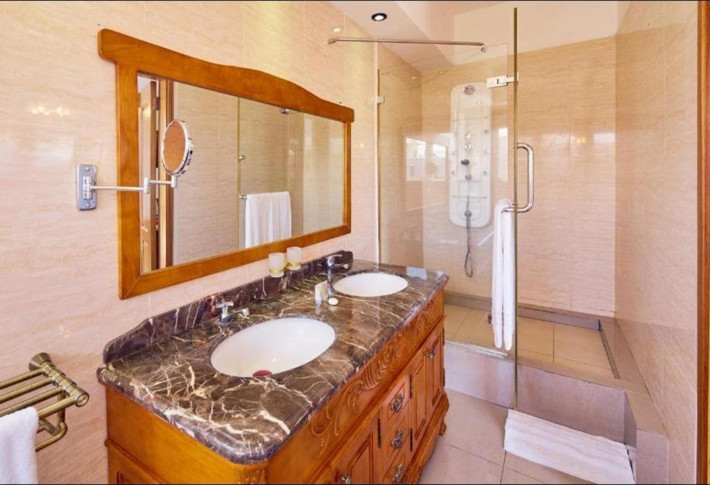 Pereybere Apartment With Breakfast And Private Balcony Pereybere Beach Extérieur photo