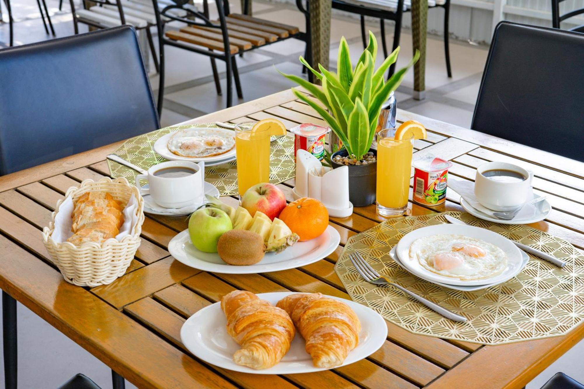 Pereybere Apartment With Breakfast And Private Balcony Pereybere Beach Extérieur photo