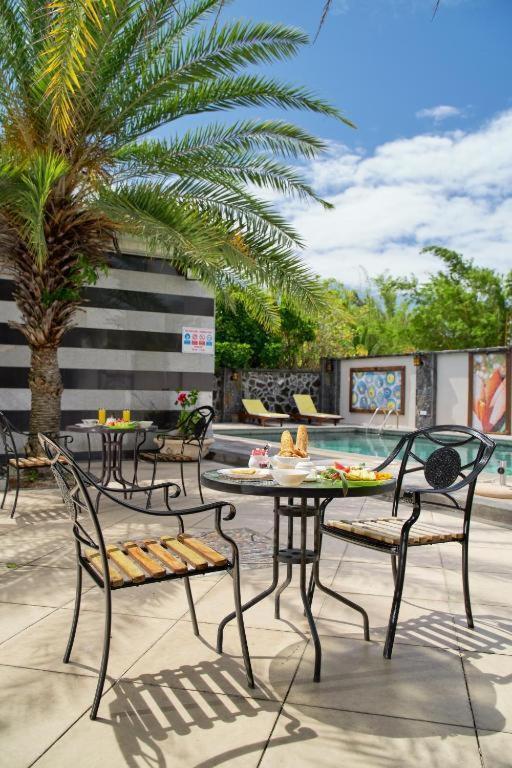 Pereybere Apartment With Breakfast And Private Balcony Pereybere Beach Extérieur photo